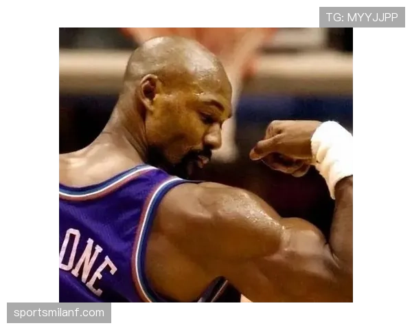 奥尼尔篮下强攻效率领先内线对手统治比赛节奏