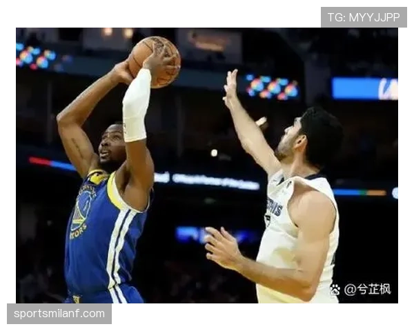 库明加无球跑动替库里拉开空间比持球单打更高效