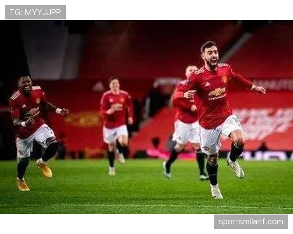 曼联复兴进程仍未完成，球队稳定性与竞技表现在持续考验中逐步显现趋势变化